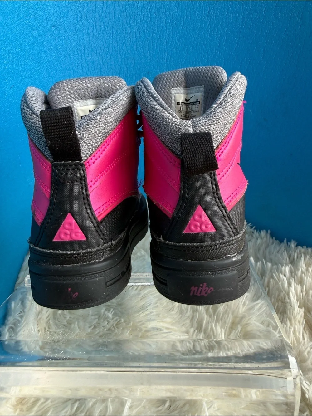 Girls size 3 Nike hot pink and black Snow boots